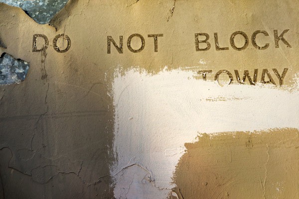 "Do Not Block" Chinatown graffiti © Iskra